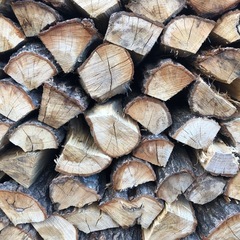 ナラ乾燥薪40cm中割り軽トラック一杯分(焚き付けサービス付き) (薪屋や  