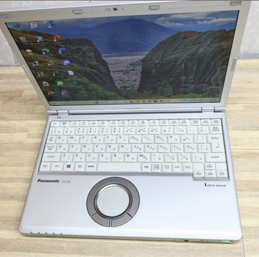 美品 Panasonic 高速ノートPC 6世帯Core i5 SSD256GB 軽量 薄型