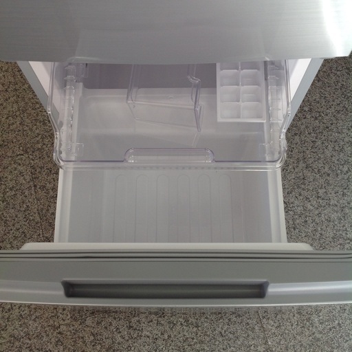 「ジモティー見た」で5％OFF！【2ドア冷凍冷蔵庫】2ドア冷凍冷蔵庫 SHARP ｼｬｰﾌﾟ SJ-D15G-S 2020年製 152L:シルバー ジモティー見た」で5％OFF！【2ドア冷凍冷蔵庫】2ドア冷凍冷蔵庫 SHARP