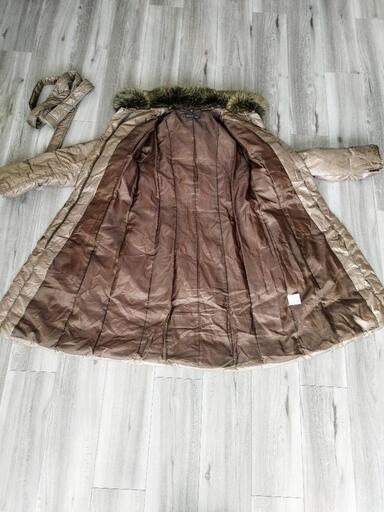 ミルクティー色 ダウン ブルーフォックスファー取り外し可 撥水