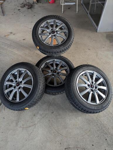 美品 Fangホイール付きスタッドレス4本セット 9部山