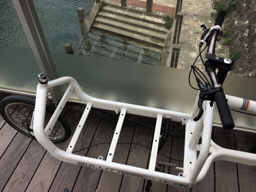 BULLITT カーゴバイク（荷台付き自転車）ホワイト
