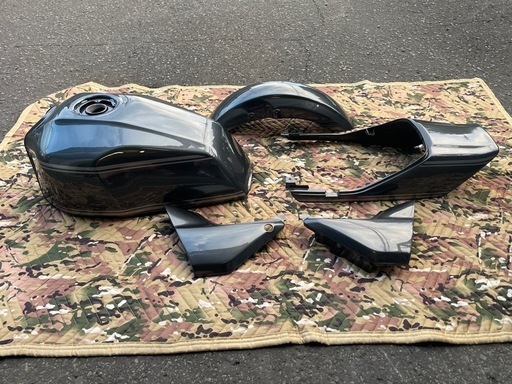 ZRX 400 ガンメタ銀ライン 外装セットタンク