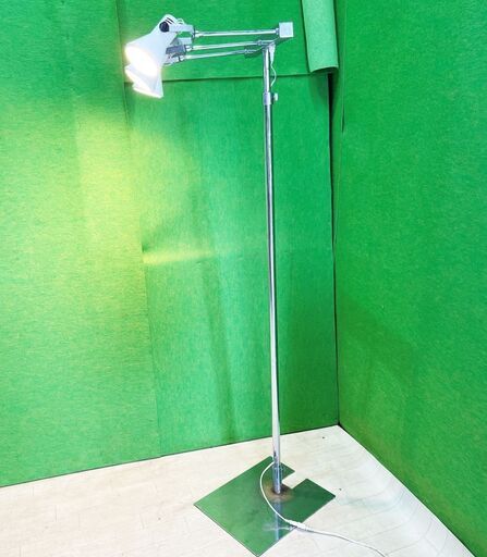 スポットライトスタンドタイプ　3連　LED電球付き (３分割持ち運び楽々)　■J-330