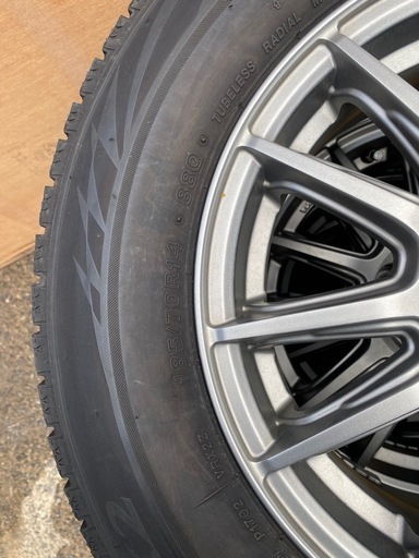 中古スタッドレスタイヤホイール付きサイズ185/70R 14 185/70r14