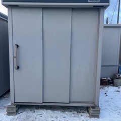 中断します。ヨド物置④(2900×2200×2100)中古品 中断します。ヨド物置④(2900×2200×2100)中古品