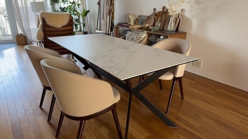 フューメ カバ アート 北欧 動物アート ホワイト額 木製額