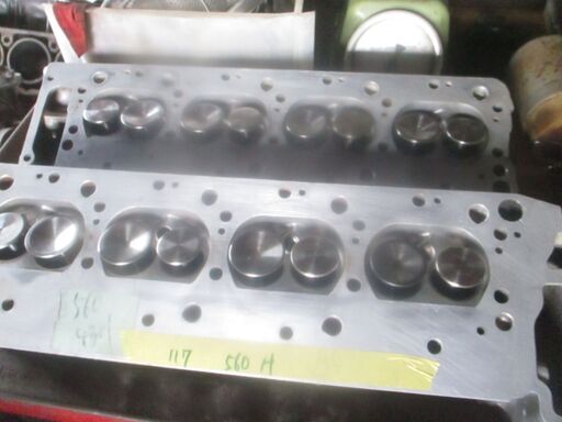 Mベンツ117エンジン軽量部品使用シリンダーヘツト取付け実施中 MB-117軽量部品使用シリンダーヘツト メルセデス―ベンツエンジン
