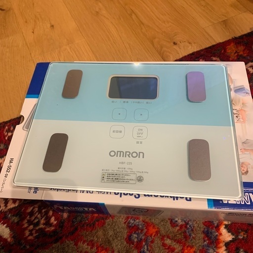 OMRON オムロン　体重計