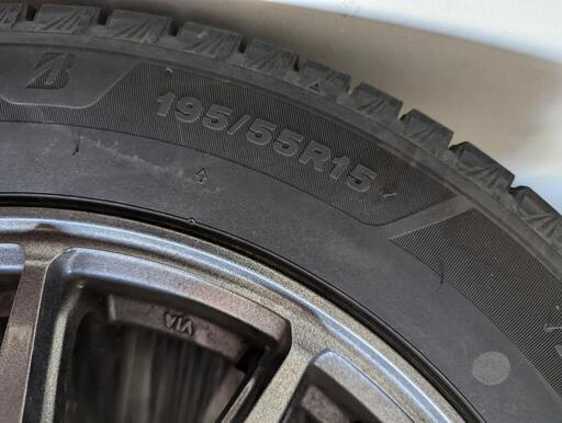 スタッドレスタイヤ 195/55R15 中古4本セット BRIDGESTONE スタッドレスタイヤ 195/55R15 中古4本セット BRIDGESTONE