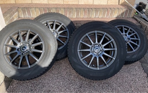 早い者勝ち】スタッドレスタイヤ215/65r16 値下げしました 