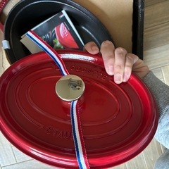 ストウブ ココット オーバル チェリーレッド 27センチ お譲りします