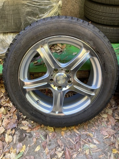 冬本番！スタッドレスタイヤ4本セットアルミ美品215 55 R17 (2222  