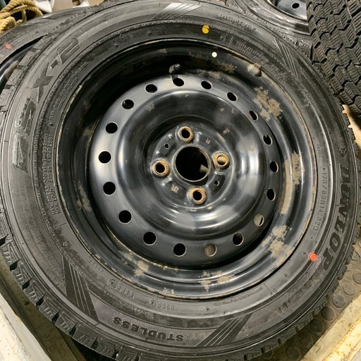 ☆ダンロップ DSX-2 175/65R14 15年製 バリ山 スタッドレスタイヤ ☆ダンロップ DSX-2 175/65R14 15年製 バリ山 スタッドレスタイヤ