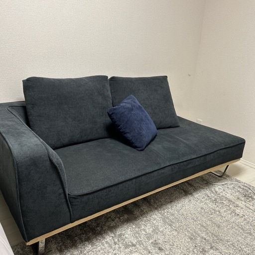 LOWYAのソファー