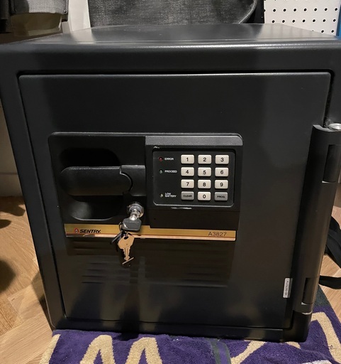 セントリー 電子ロック式1時間耐火保管W3827 セントリー 金庫 電子ロック式1時間耐火保管A3827