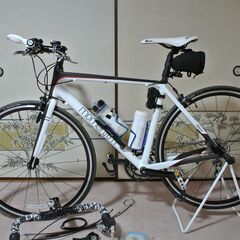 中古整備品 momentumロードバイク iwant カーボンホイール搭載