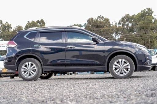 4WD日産エクストレイル平成29年式20Xエマージェンシーブレーキ