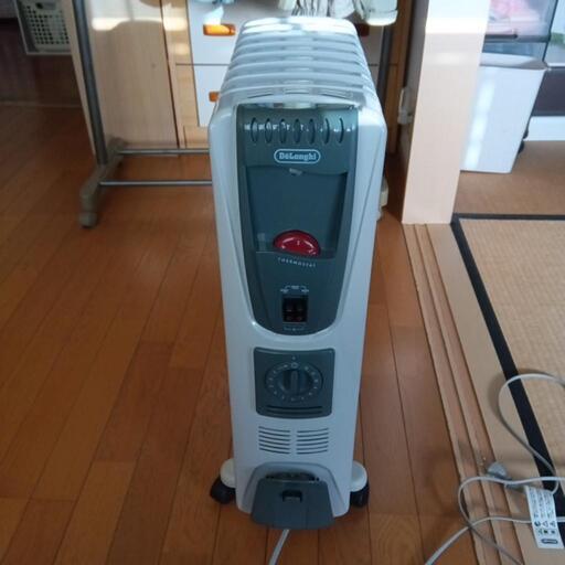 デロンギ社製のオイル密閉式ラジエター型ヒーター デロンギ オイル密閉