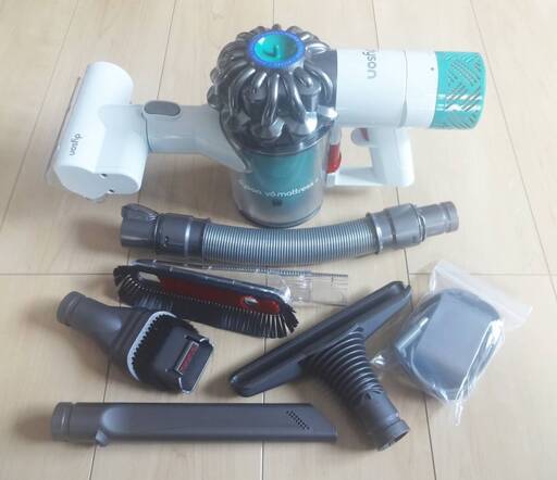 分解清掃済み】dyson v7 fluffy 掃除機本体&付属品【ジャンク品】