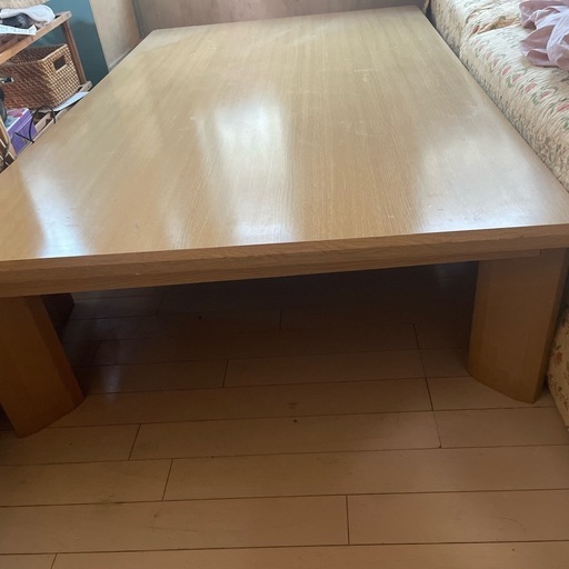 こたつ120巾和風木製紫檀調4面に彫刻あり ほぼ新品