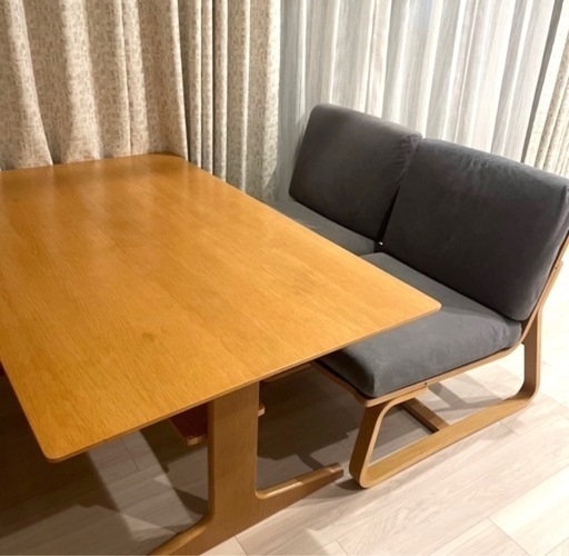 無印良品 リビングでも ダイニングでもつかえるテーブル幅130×奥行