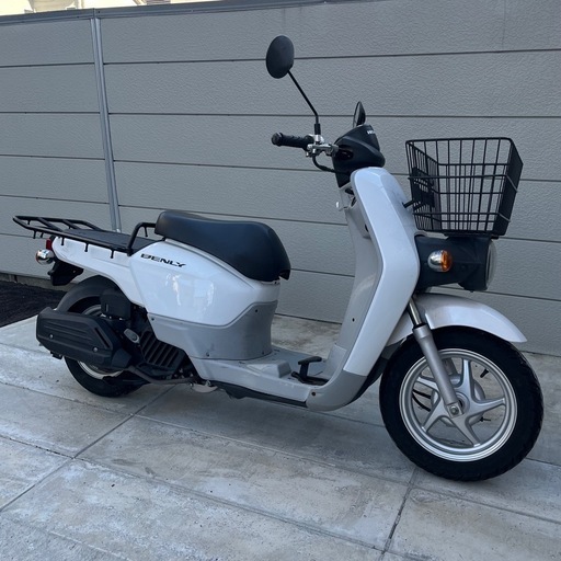 HONDA ベンリィ50 AA05 ホワイト 2.4万キロバッテリー新品タイヤ溝あり (GD) 動植物園入口のバイクの中古あげます・譲ります ｜ジモティーで不用品の処分