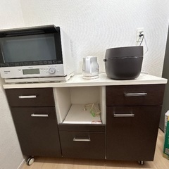 引っ越しのため早めのお求め希望！ニトリ食器棚！お譲りします！！