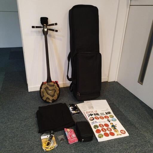 （ほぼ未使用）沖縄 三線 　爪・ケース付き　中古 ほぼ未使用 沖縄三線 スタートセット ほぼ未使用）沖縄 三線 爪