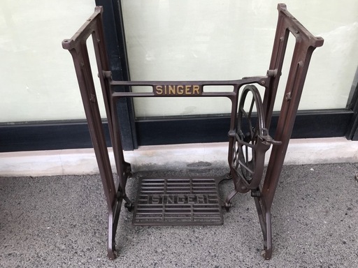 (売れました)SINGERミシン脚①