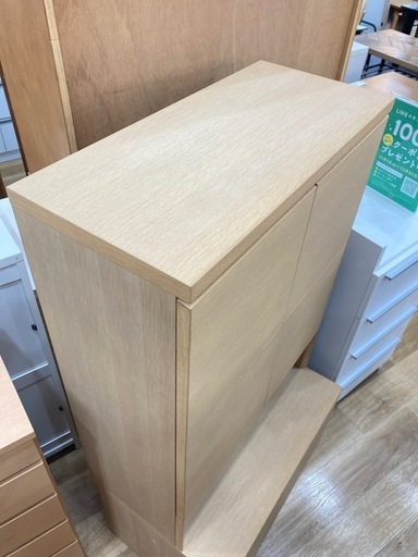 大型家具展示中】karimoku（カリモク）の 3人掛けソファーのご紹介です 