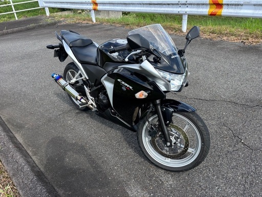cbr250r 自賠責あり　距離1500以下！ cbr250r 自賠責あり 距離1500以下！ CBR250R（低走行）ABSつき：安全