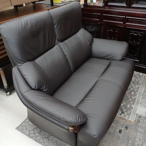 ★ジモティ割あり★ﾃﾞｻﾞｲﾝ2Pｿﾌｧｰ　布　RD　現状販売 (H)81× (W)131× (D)76【joh 1324】 ☆ジモティ割あり☆ﾃﾞｻﾞｲﾝ2Pｿﾌｧｰ 布 RD 現状販売 (H)81× (W)131× (D)76