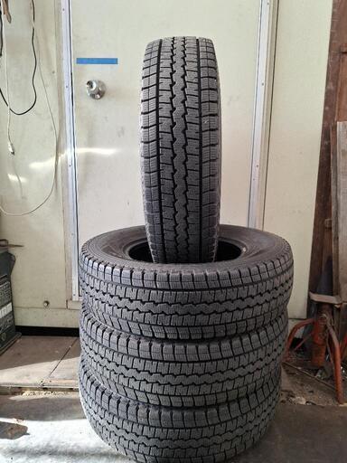 DUNLOP ダンロップ ウインターマックス WINTER MAXX SV01 195/80R15 