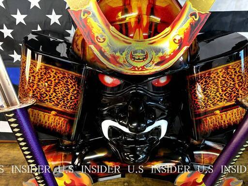 圧倒的存在感【高さ：113cm特大サイズ】ラスベガスカジノ　スロットマシンパーツ　USA非売品　兜　立体デザイン　アメリカ直輸入品