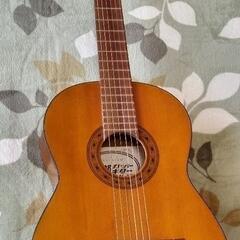 16000円 ガットギター(クラッシック)お得な特売品。音程を狂わなくする