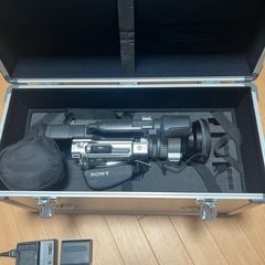 SONY ビデオカメラDCR-VX2000&三脚　バッテリー3個 SONY ビデオカメラDCR-VX2000&三脚 バッテリー3個