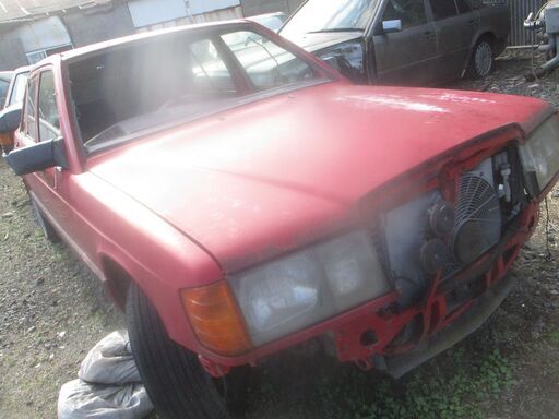 メルセデス―ベンツ-201-190E-20リサイクル部品取り車体