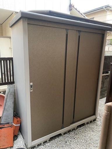 INABA イナバ 物置 中古美品 横130㎝ 縦185㎝ 入荷！ - リサイクル＆買取