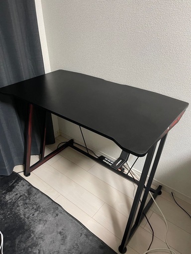 最終値下げゲーミングデスク　2023年購入