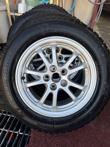 最終値下げプリウススタッドレス195/65R 15ホイール付き4本セット 最終値下げ！プリウス スタッドレス 195&frasl;65R 15 ホイール付き4本セット