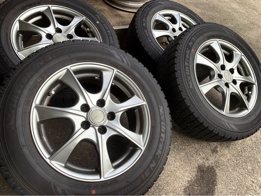 プリウス用バリ山スタッドレスタイヤホイルセット❗️2018年製  