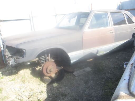 ベンツ―560SEL-ヨーロツパー仕様ー300PSエンジン販売