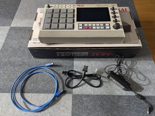 AKAI MPC LIVE 2 RETRO