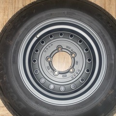 お取引中ダイハツトールアルミホイール付きスタッドレスタイヤ冬タイヤ  