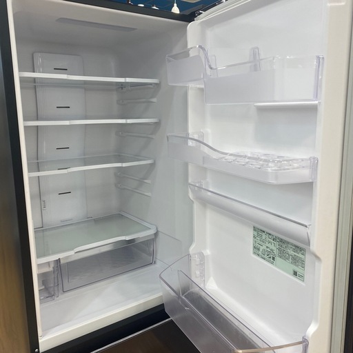 家電6ヶ月保証付】HITACHI 自動製氷付3ドア冷蔵庫入荷しました