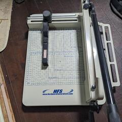 裁断機 本の自炊ように 強力断裁機 MC-425型 手動 業務用