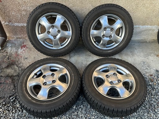 13インチアルミホイール スタッドレスタイヤ付き 2024年製 バリ溝