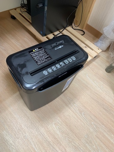 新品未使用品　アイリスオーヤマ　シュレッダー