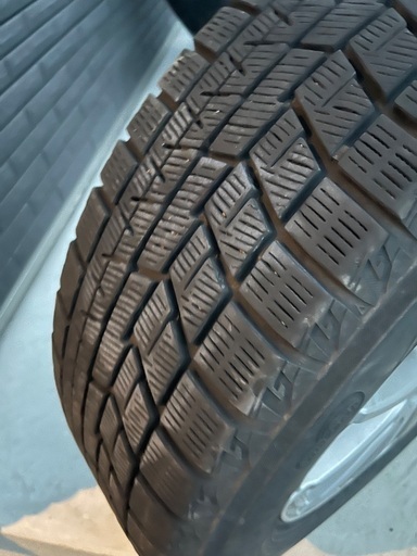 スタッドレスタイヤ YOKOHAMA ice GUARD 225/60R17 4本ホイール付